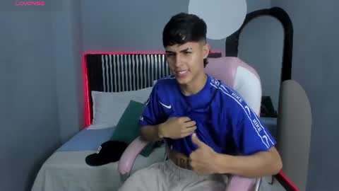 A X E L  online show from 06/26/26, 08:24