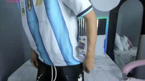 A X E L  online show from 07/10/26, 08:33