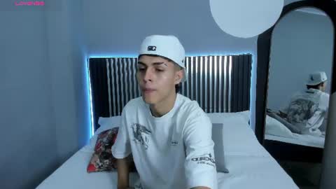 A X E L  online show from 07/18/26, 08:01