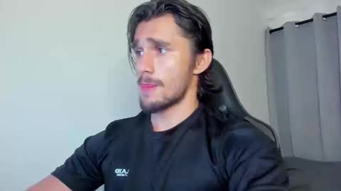 Snapshot of axel_owen chatting on 09/23/25, 10:24 Axel online show from 09/23/25, 10:24