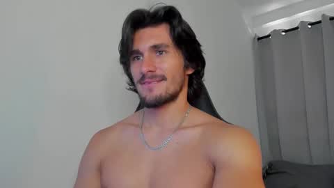 Snapshot of axel_owen chatting on 09/27/25, 04:01 Axel online show from 09/27/25, 04:01