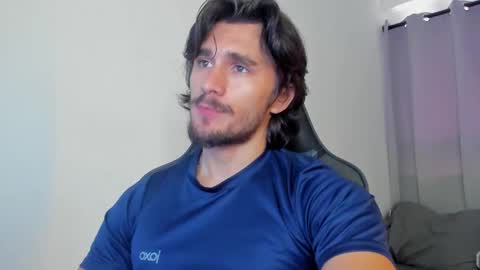 Snapshot of axel_owen chatting on 09/29/25, 03:50 Axel online show from 09/29/25, 03:50