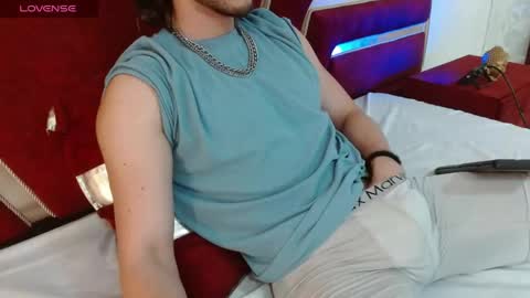 Axel  online show from 05/16/26, 12:51