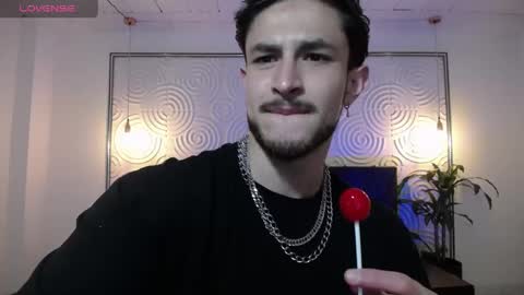 Axel  online show from 05/19/26, 12:44