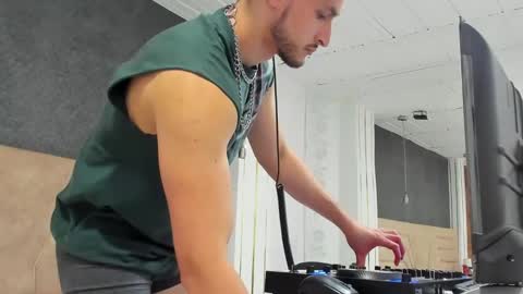 Axel  online show from 05/23/26, 03:16