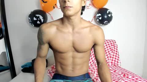 axel_rosse2 online show from 10/23/25, 10:08