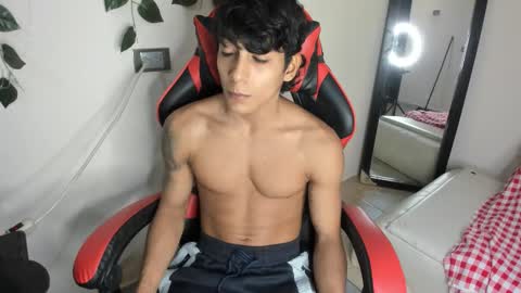 Snapshot of axel_rosse2 chatting on 11/14/25, 10:29 axel_rosse2 online show from 11/14/25, 10:29