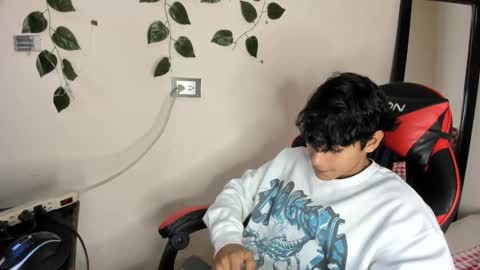 Snapshot of axel_rosse2 chatting on 11/17/25, 10:48 axel_rosse2 online show from 11/17/25, 10:48