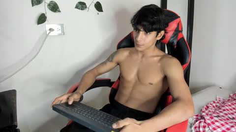 Snapshot of axel_rosse2 chatting on 11/24/25, 10:53 axel_rosse2 online show from 11/24/25, 10:53