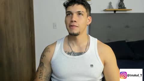 Snapshot of axel_taylor21 chatting on 11/17/25, 10:59 INDEPENDENT MODEL online show from 11/17/25, 10:59