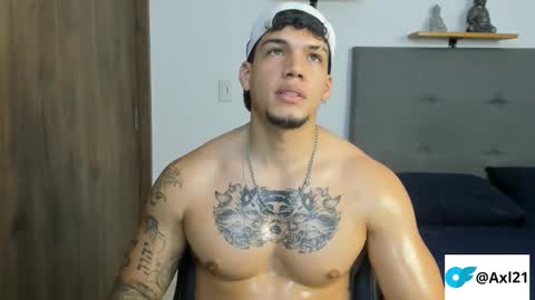 INDEPENDENT MODEL  online show from 11/19/25, 05:24