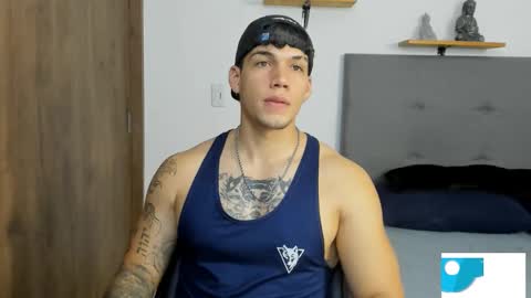 INDEPENDENT MODEL  online show from 11/25/25, 03:28
