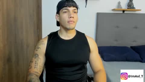 INDEPENDENT MODEL  online show from 11/26/25, 09:16