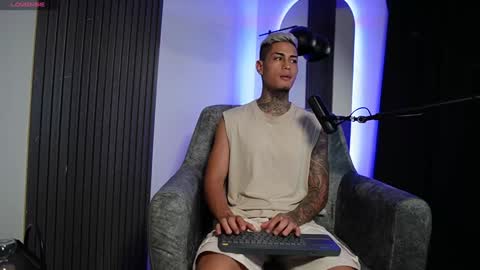 Snapshot of axel_villa chatting on 12/18/24, 11:51 Agustin online show from 12/18/24, 11:51