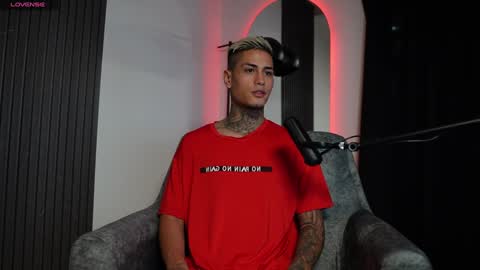 Snapshot of axel_villa chatting on 12/24/24, 11:22 Agustin online show from 12/24/24, 11:22