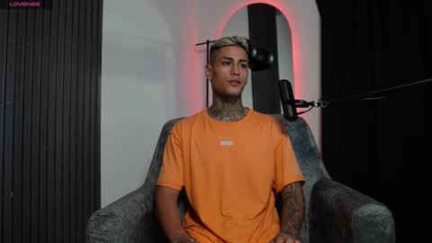 Snapshot of axel_villa chatting on 12/31/24, 11:49 Agustin online show from 12/31/24, 11:49