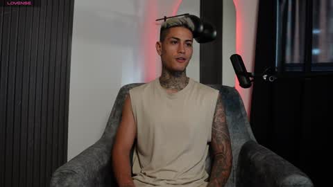 Snapshot of axel_villa chatting on 01/04/25, 09:20 Agustin online show from 01/04/25, 09:20