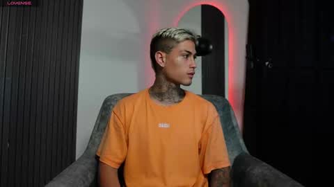 Snapshot of axel_villa chatting on 01/07/25, 10:41 Agustin online show from 01/07/25, 10:41