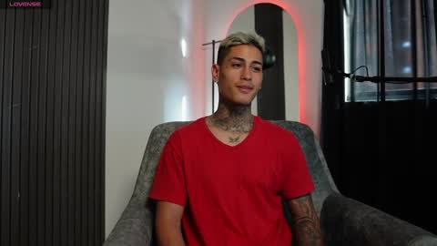 Snapshot of axel_villa chatting on 01/08/25, 09:23 Agustin online show from 01/08/25, 09:23