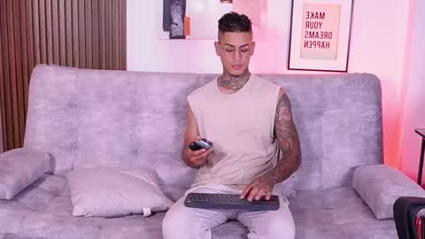 Snapshot of axel_villa chatting on 03/03/25, 09:26 Agustin online show from 03/03/25, 09:26