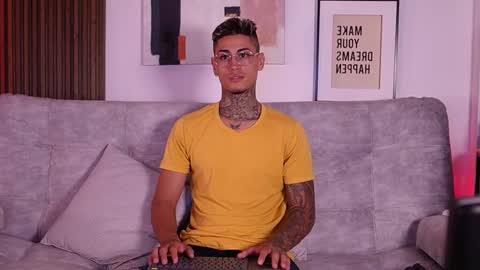 Snapshot of axel_villa chatting on 03/08/25, 10:56 Agustin online show from 03/08/25, 10:56