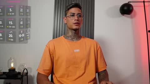 Snapshot of axel_villa chatting on 03/11/25, 09:04 Agustin online show from 03/11/25, 09:04