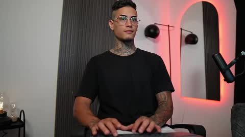 Snapshot of axel_villa chatting on 03/12/25, 09:24 Agustin online show from 03/12/25, 09:24