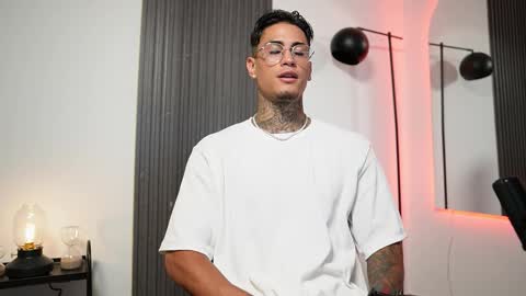 Snapshot of axel_villa chatting on 09/08/25, 08:19 Agustin online show from 09/08/25, 08:19