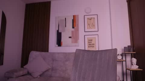 Snapshot of axel_villa chatting on 09/12/25, 07:14 Agustin online show from 09/12/25, 07:14