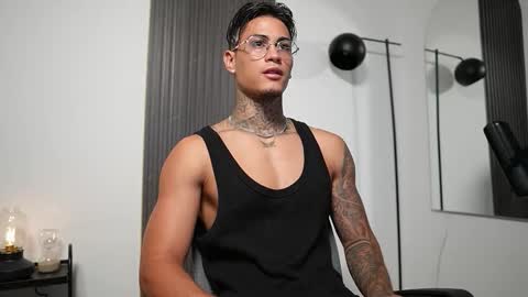 Snapshot of axel_villa chatting on 09/24/25, 08:12 Agustin online show from 09/24/25, 08:12