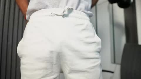 Snapshot of axel_villa chatting on 09/26/25, 08:02 Agustin online show from 09/26/25, 08:02