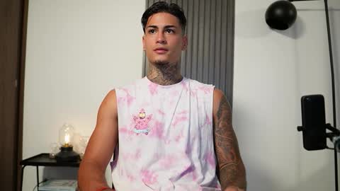 Snapshot of axel_villa chatting on 10/08/25, 08:06 Agustin online show from 10/08/25, 08:06