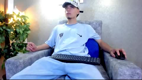 Snapshot of axel_wiliams chatting on 10/10/25, 06:07 axel  online show from 10/10/25, 06:07