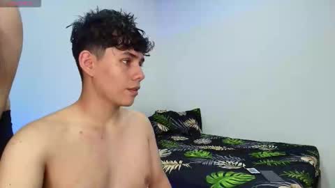 Snapshot of axel_willows chatting on 11/16/25, 08:03 SHOW WILLOWS online show from 11/16/25, 08:03