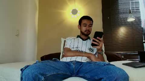 Snapshot of axelclark_s chatting on 06/05/26, 08:03 Axel Clark online show from 06/05/26, 08:03