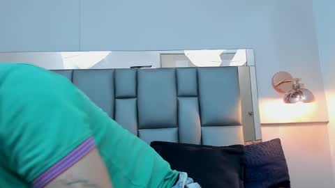 Snapshot of axeldasilva27cm chatting on 01/09/25, 10:52 online show from 01/09/25, 10:52