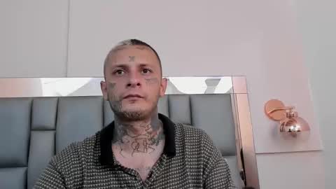Snapshot of axeldasilva27cm chatting on 01/10/25, 08:04 online show from 01/10/25, 08:04