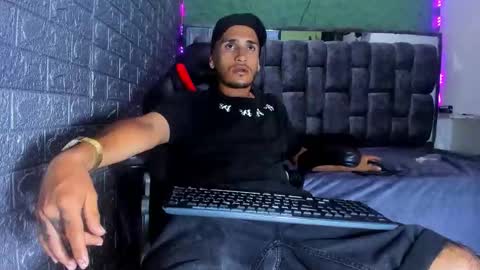 Axell Cross2 online show from 10/20/25, 06:30