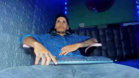 Snapshot of axell_cross2 chatting on 03/17/26, 01:10 Axell Cross2 online show from 03/17/26, 01:10