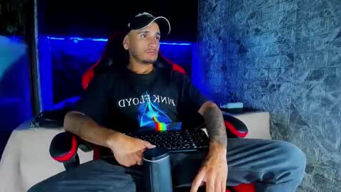Snapshot of axell_cross2 chatting on 04/15/26, 02:29 Axell Cross2 online show from 04/15/26, 02:29