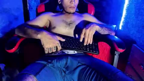 Snapshot of axell_cross2 chatting on 04/23/26, 03:30 Axell Cross2 online show from 04/23/26, 03:30
