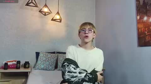 Snapshot of axell_stone chatting on 06/09/26, 08:42 axell_stone online show from 06/09/26, 08:42