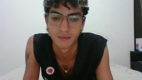 Axel  online show from 03/11/25, 05:49