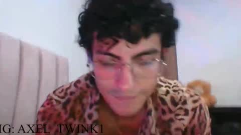 Axel  online show from 11/08/25, 11:14