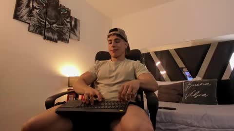 Snapshot of axelmartinezz chatting on 03/07/26, 10:40 axelmartinezz online show from 03/07/26, 10:40