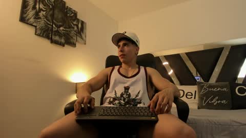 Snapshot of axelmartinezz chatting on 04/05/26, 08:28 axelmartinezz online show from 04/05/26, 08:28