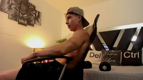 Snapshot of axelmartinezz chatting on 05/06/26, 11:54 axelmartinezz online show from 05/06/26, 11:54