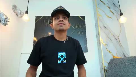 Snapshot of axeltemptation chatting on 12/23/25, 05:05 online show from 12/23/25, 05:05