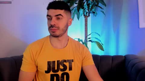 Snapshot of axelthompsom chatting on 12/14/25, 11:04 Axel Thompsom online show from 12/14/25, 11:04