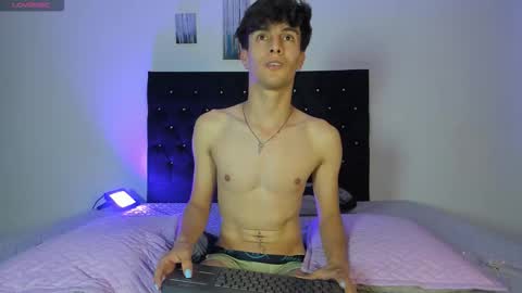 Snapshot of axxxel_twink chatting on 02/27/26, 04:23 Axxxel online show from 02/27/26, 04:23